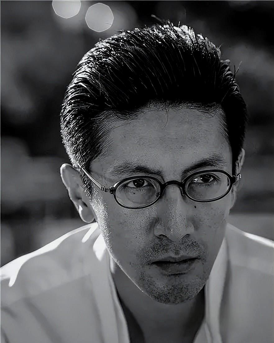 跨时代爱情悬疑剧 在1937年的上海滩,名侦探陈煜和他的助手林小九