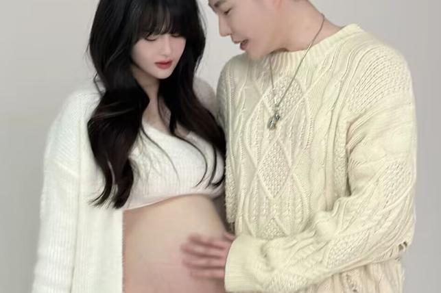 赵本山女儿曝"卸货"日期 赵本山女儿赵一涵(球球)与海归男友小陈(cyt