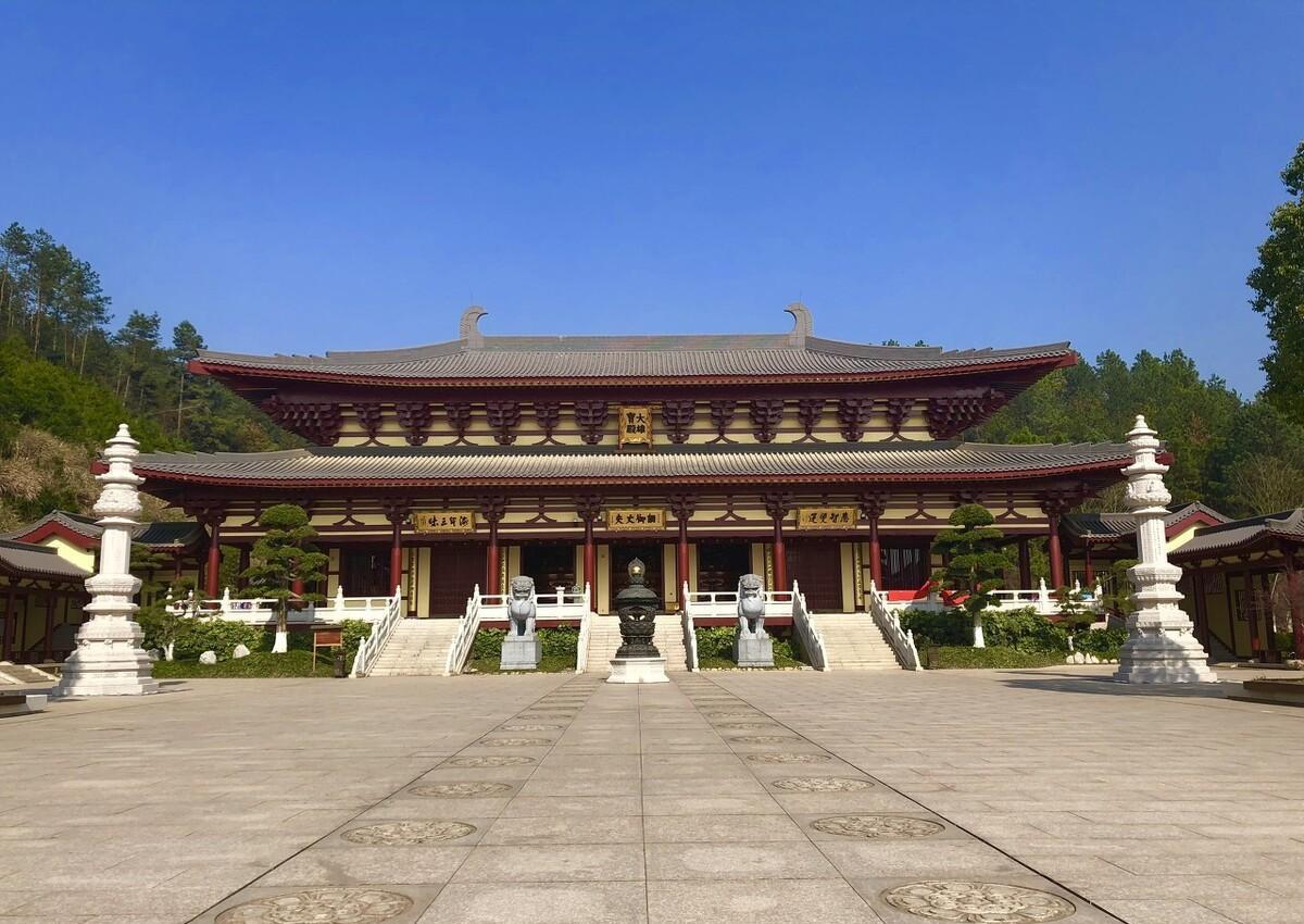 庐山东林寺:一个纯粹的信仰圣地 寺庙是佛教的灵魂之地,也是历史的