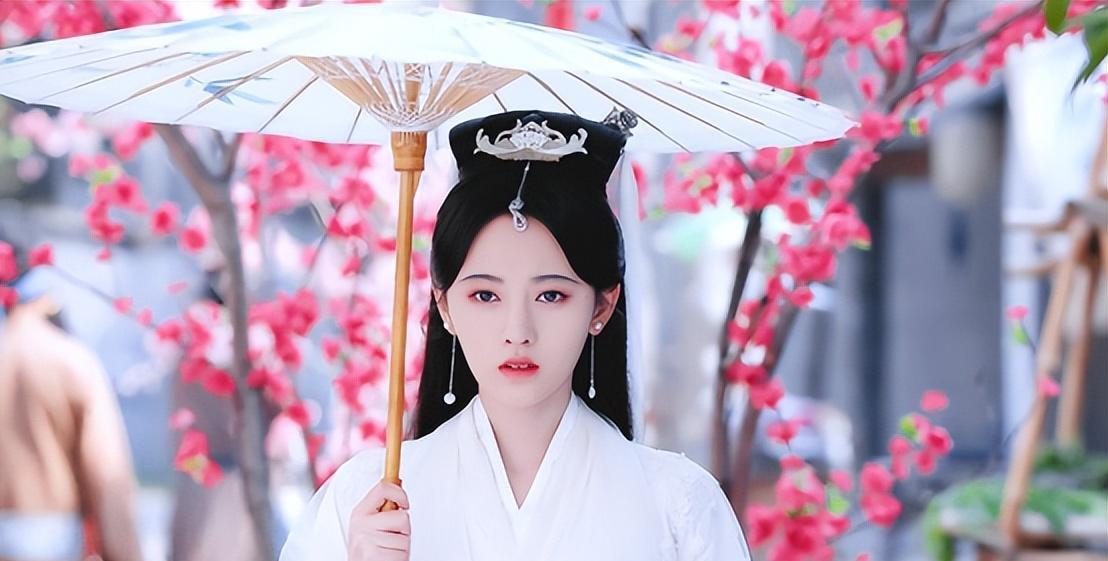 明星整容不后悔:杨紫,杨幂,王一博,鞠婧祎的成功之路 明星整容不是一