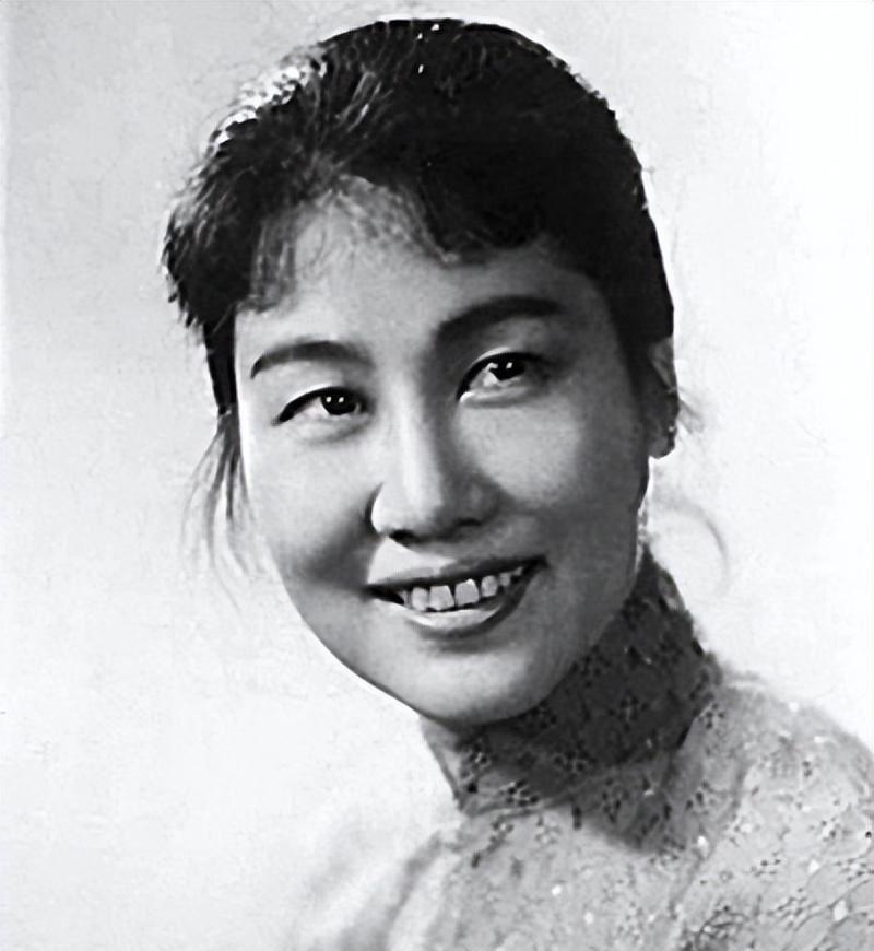 张瑞芳:传奇表演艺术家的跌宕人生与晚年壮举 张瑞芳,这个名字对于