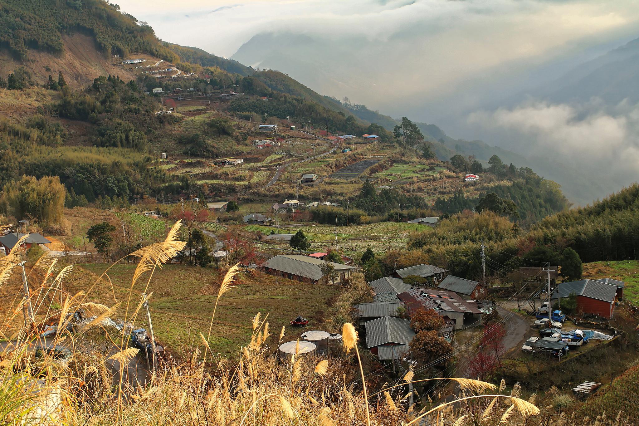 老姆登村:云南璀璨明珠中的瑰宝 云南,那片充满神奇的土地,藏匿着无尽