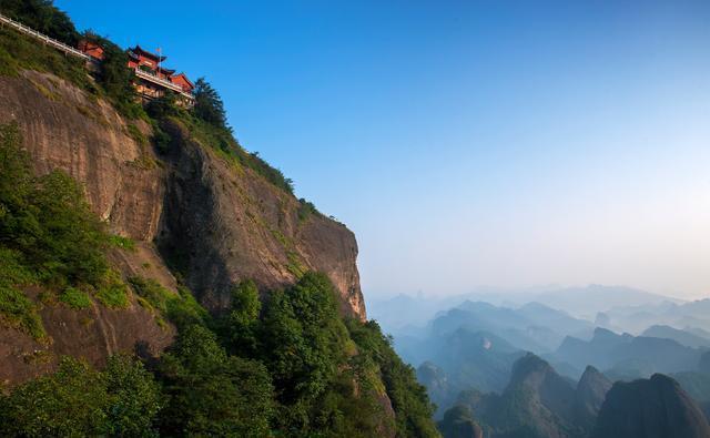 鸳鸯峰景区:自然与文化之约 在哈尔滨的深处,隐藏着一个美丽的瑰宝