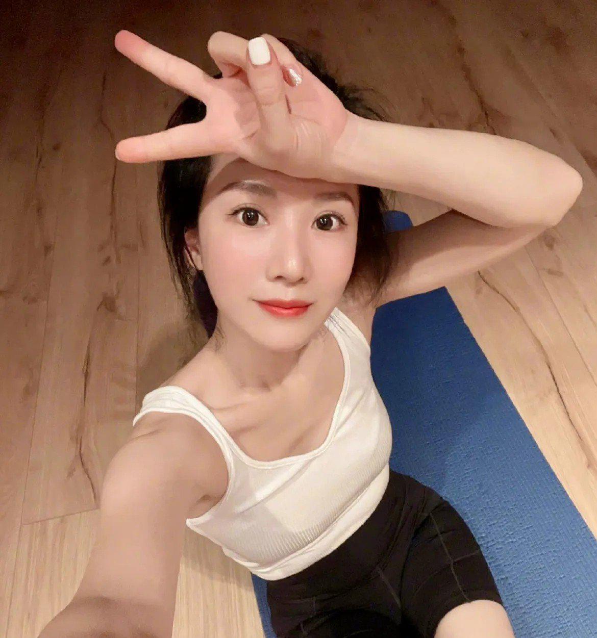 李念夫妇:多子多福,幸福美满 电视剧《蜗居》中的"海藻"形象深入人心