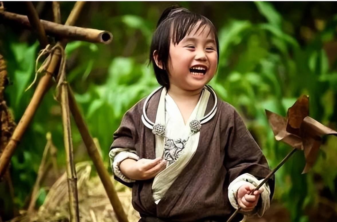 童星小小彬:被榨取的悲剧,呼吁加强对童星的保护 童星小小彬的遭遇让