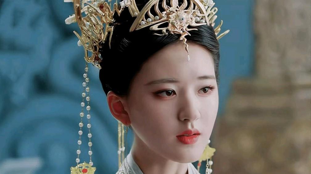 古装剧中女帝/王造型盘点 袁冰妍的女帝扮相,气质和眼神在年轻演员里