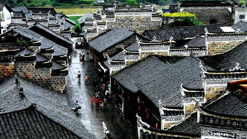 里耶古镇位于湖南省湘西土家族苗族自治州龙山县,是一座历史悠久