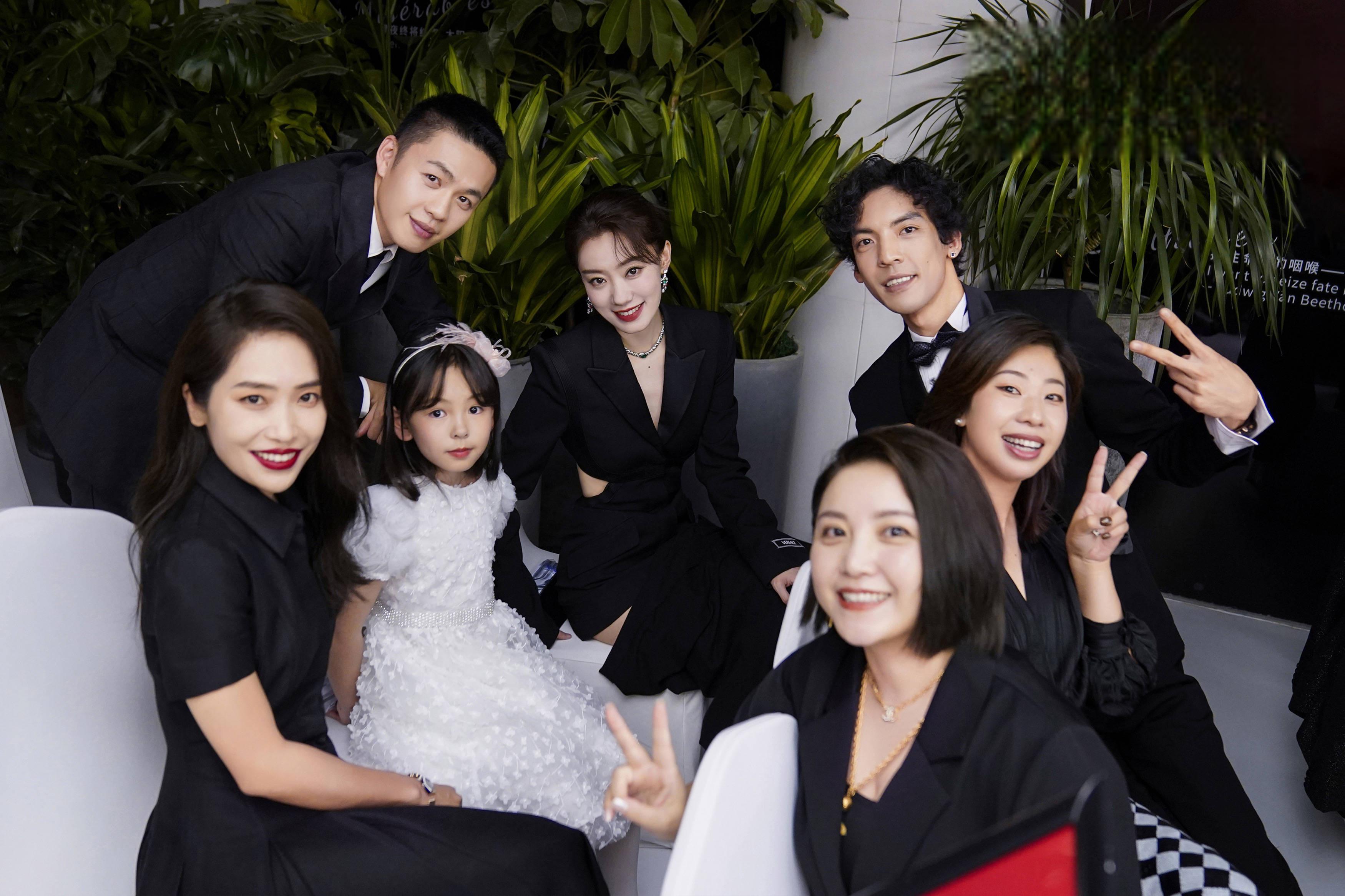 张小斐主演电影《拯救嫌疑人》 华人金牌律师陈智琪(张小斐 饰)在为一