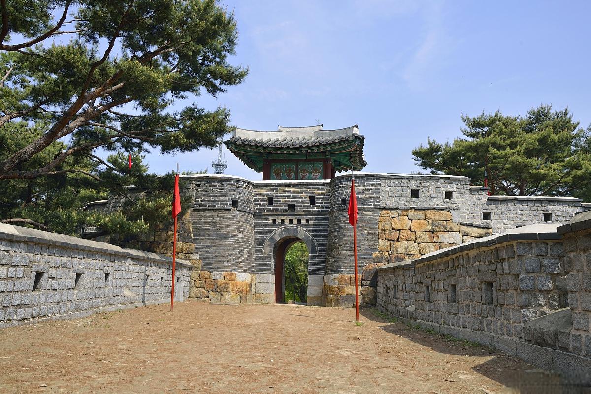 赫图阿拉城:满族文化的瑰宝与历史的见证 赫图阿拉城,这座位于中国