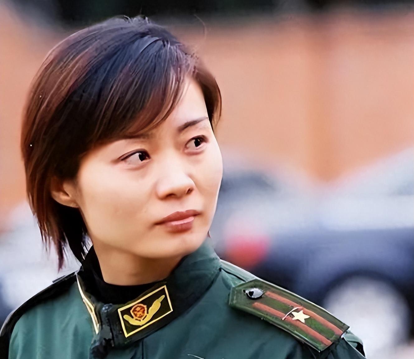 特警女星雷敏:人生中的坚定与选择 在娱乐界,雷敏的名字或许并不响亮