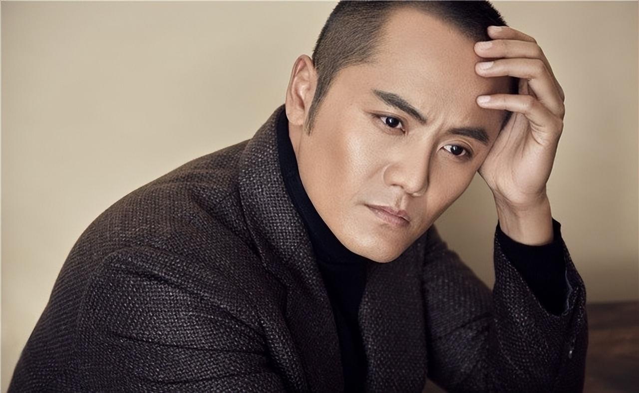 姬他:从跑龙套到最受男演员,与表哥张嘉译共谱演艺传奇 姬他,张嘉译的