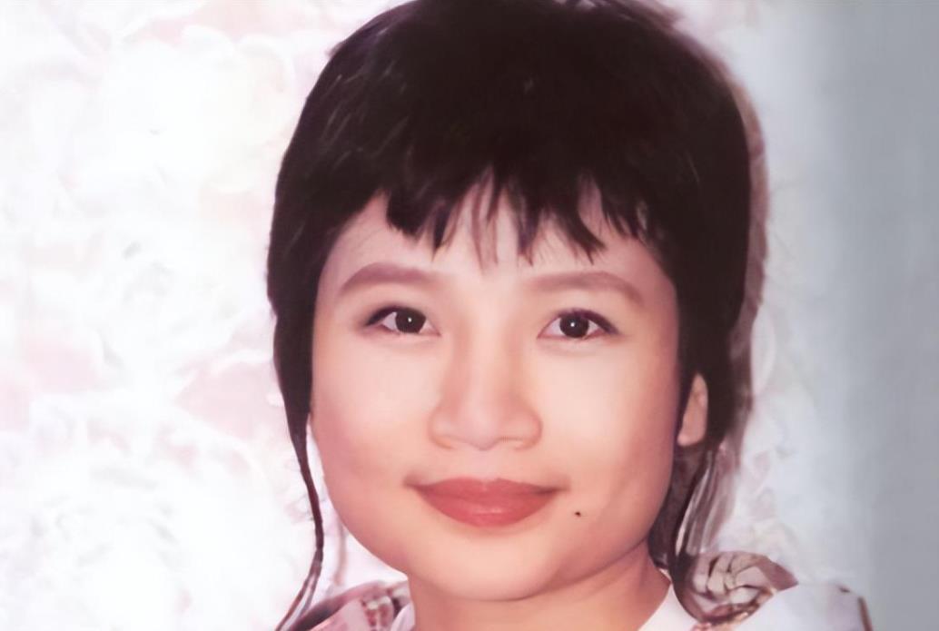 歌手李娜:为何出家修行 李娜的出家修行让很多人感到困惑,认为她或许