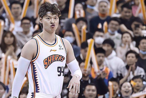 王哲林三分绝杀:cba常规赛中的惊艳表现 在1月2日的cba常规赛中