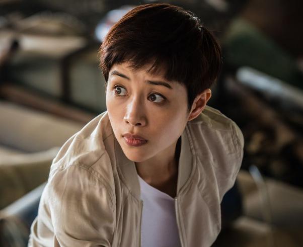 张龄心:豪放女生的爱情与艺术之路 张龄心是一个性格豪放的姑娘,她谈