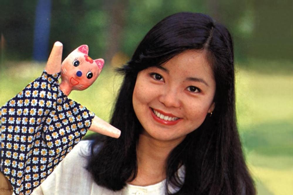 邓丽君:间谍之说 1995年5月8日,邓丽君在泰国清迈市内的湄宾酒店里