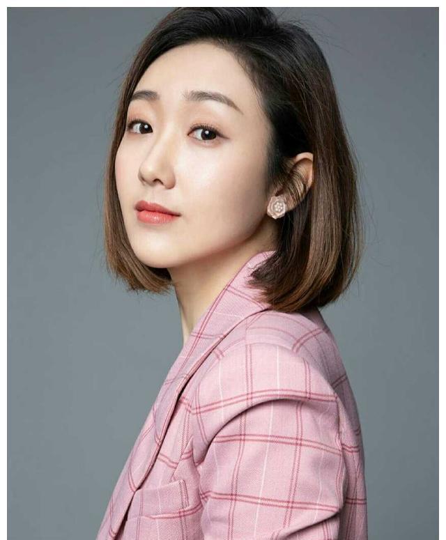 王嘉宁:央视新晋女神主持的奋斗.@正义汇总站的动态