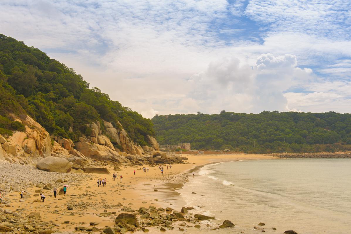 海陵岛是广东省阳江市的一处迷人海岛旅游胜地.
