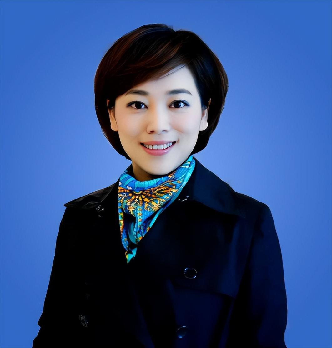 劳春燕:央视梦想背后的坚守与抉择 劳春燕,东方卫视主持人,怀孕7个月
