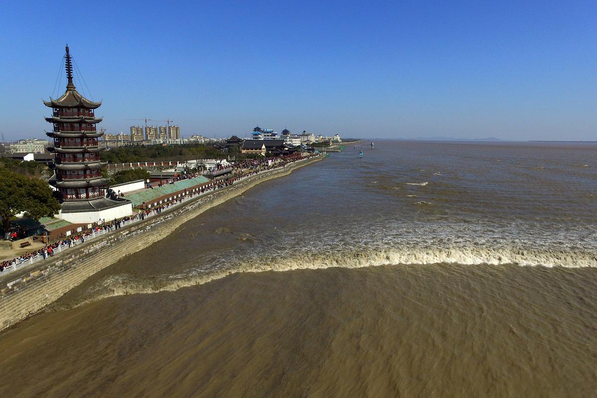 海宁盐官观潮景区:一场自然奇景的盛宴 海宁盐官观潮景区即将迎来一年