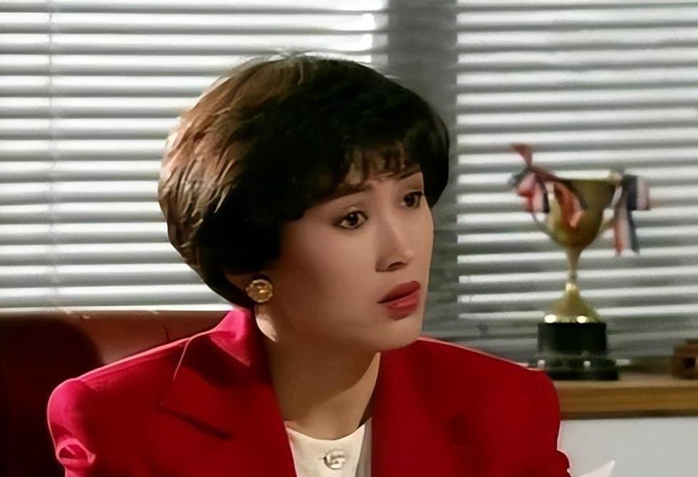 陈秀雯,被誉为"亚视一姐",在娱乐圈中曾风光无限.