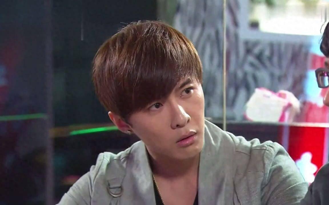 台湾明星唐禹哲公开未婚生子经历,展现成熟与担当 早前,台湾明星