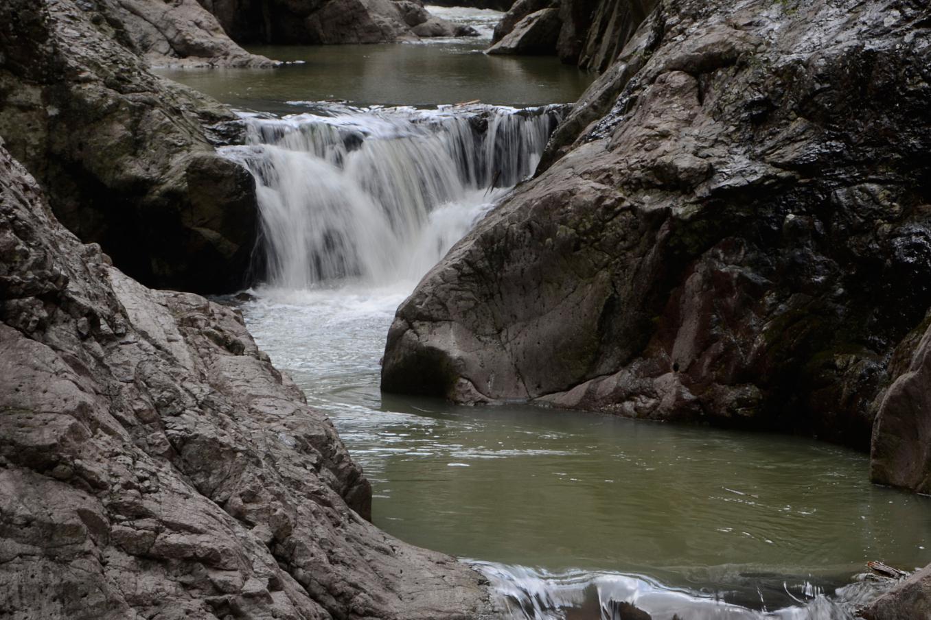 易县水瀑沟峡谷图片