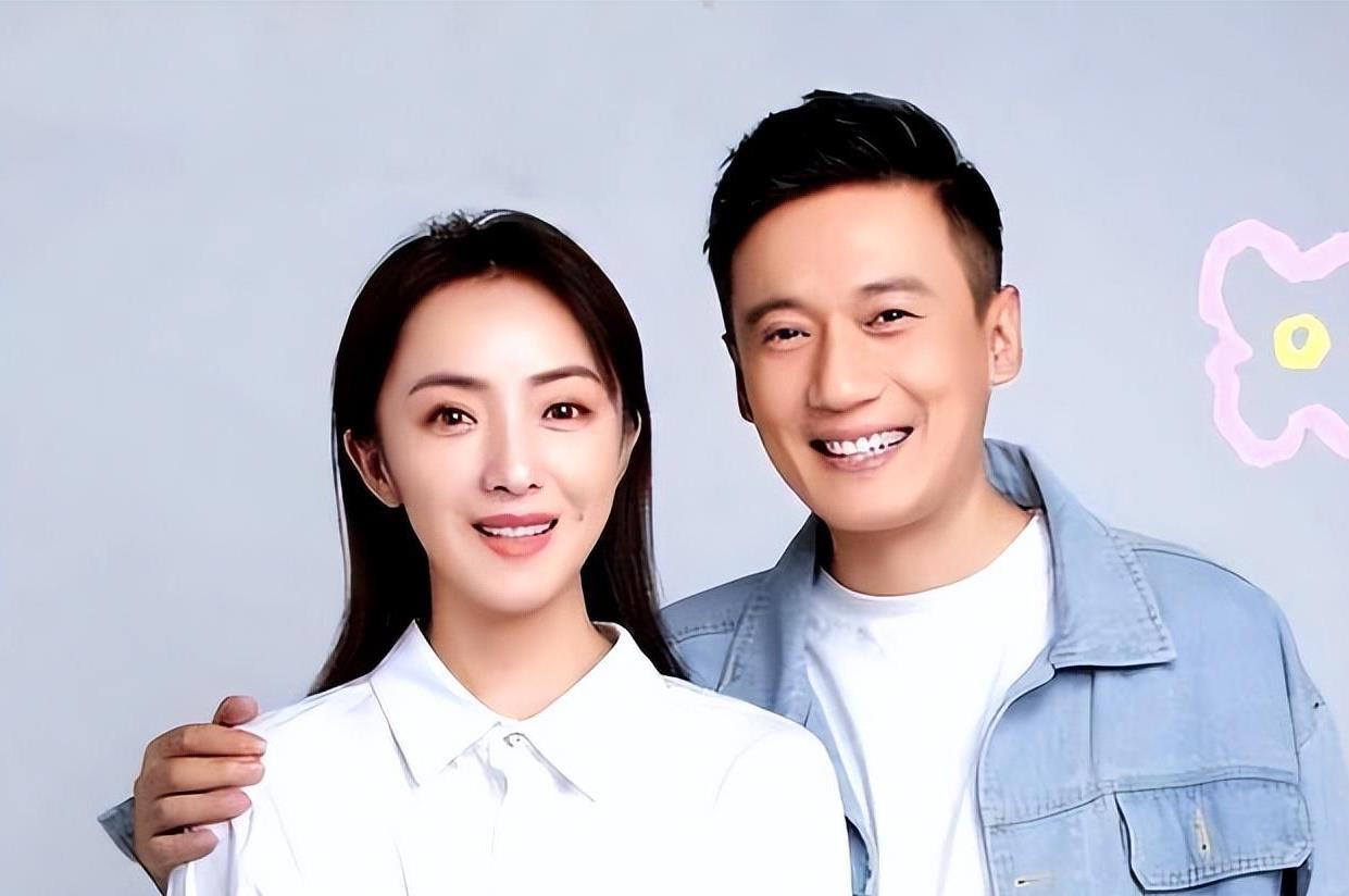 徐洪浩:演艺事业与家庭和谐 徐洪浩是一位演艺事业有成的艺术家,他的