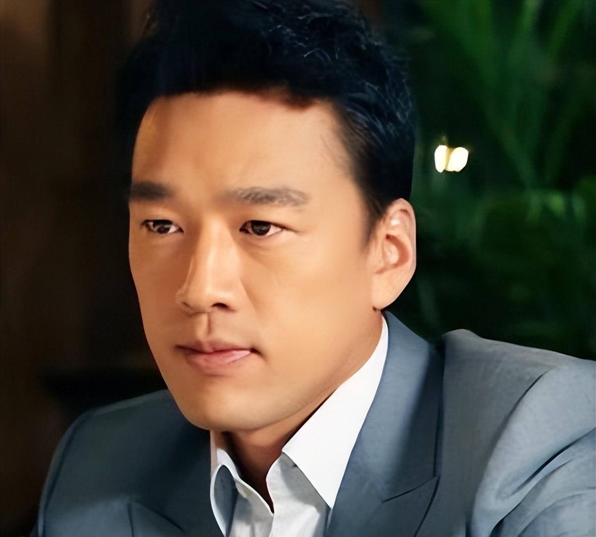 无绯闻婚姻背后的商业头脑与艺术追求 王耀庆,这个名字如今在影视圈里