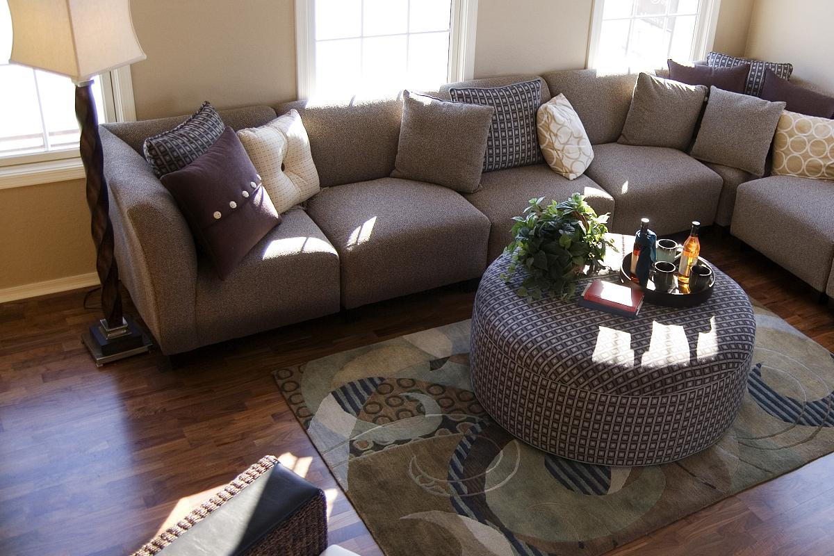 打造优雅舒适的客厅:7字型沙发是关键 客厅是家庭生活的重要场所,如何