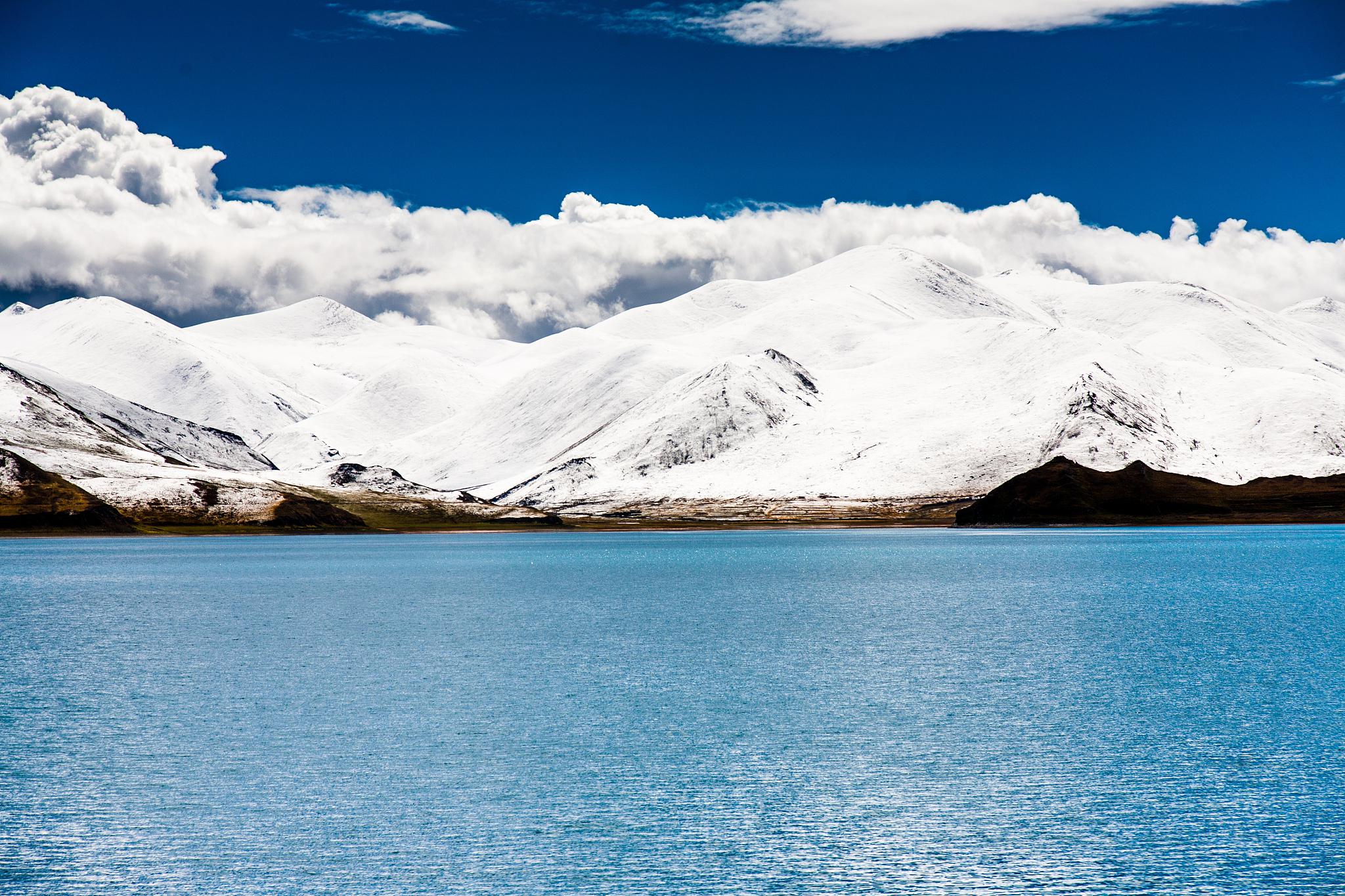 羊卓雍措:西藏三大圣湖之一 西藏,一个充满神秘色彩的地方,吸引着无数