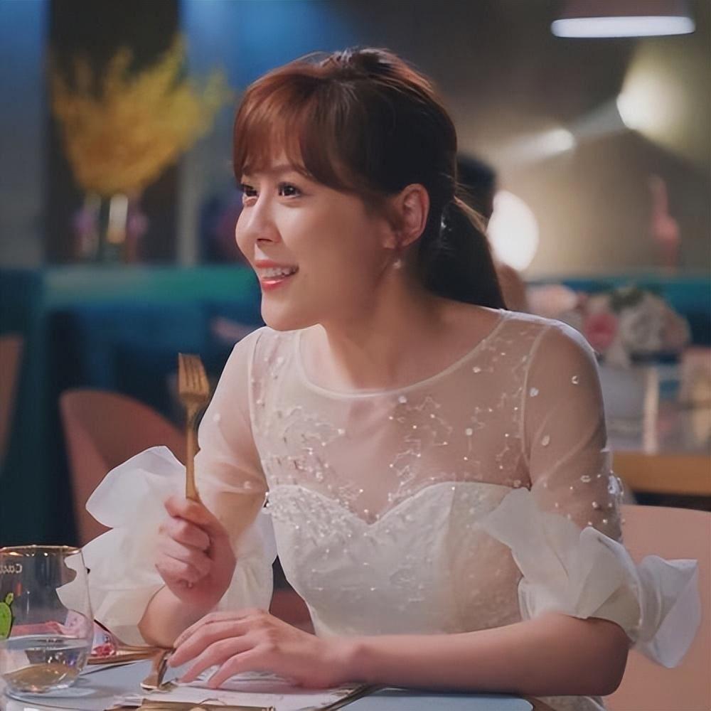 李金铭:从仙女到女神 李金铭是一位优秀的演员,也是一位美丽动人的