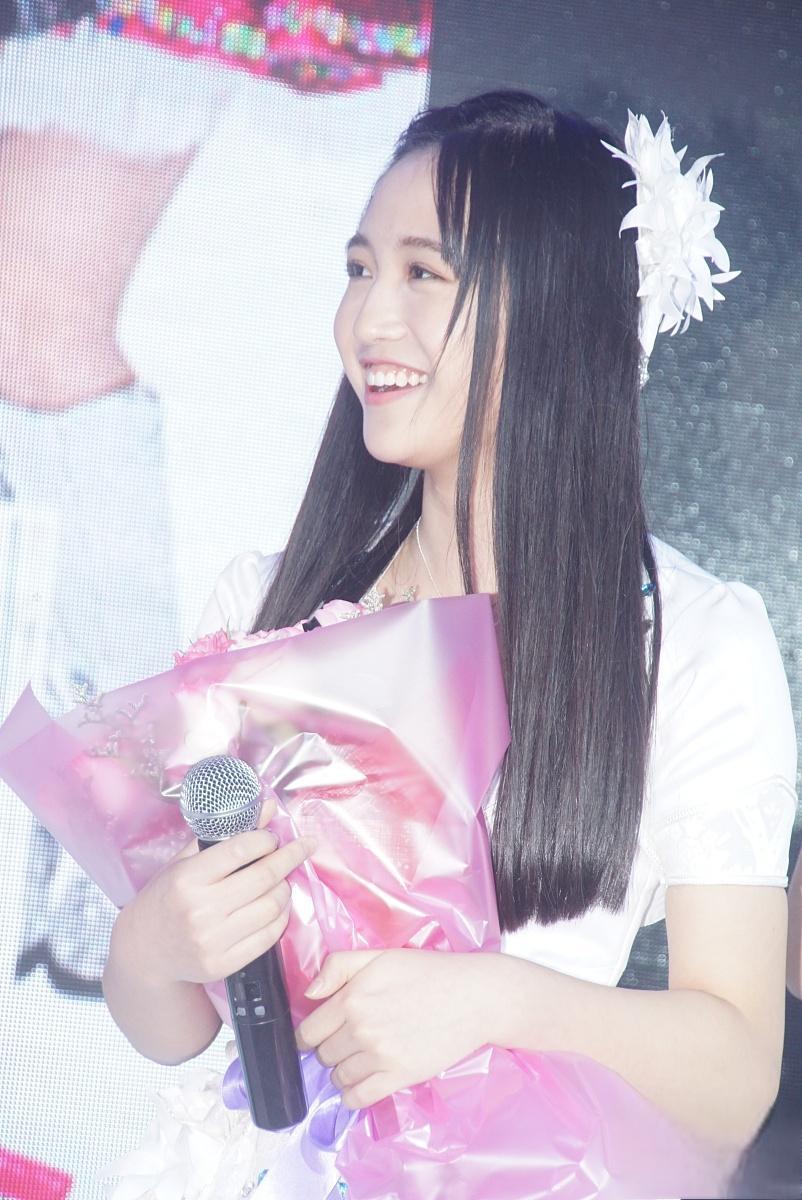 相差三岁的娱乐圈新火花 近日,有网友爆料称,前snh48成员赵嘉敏和电竞