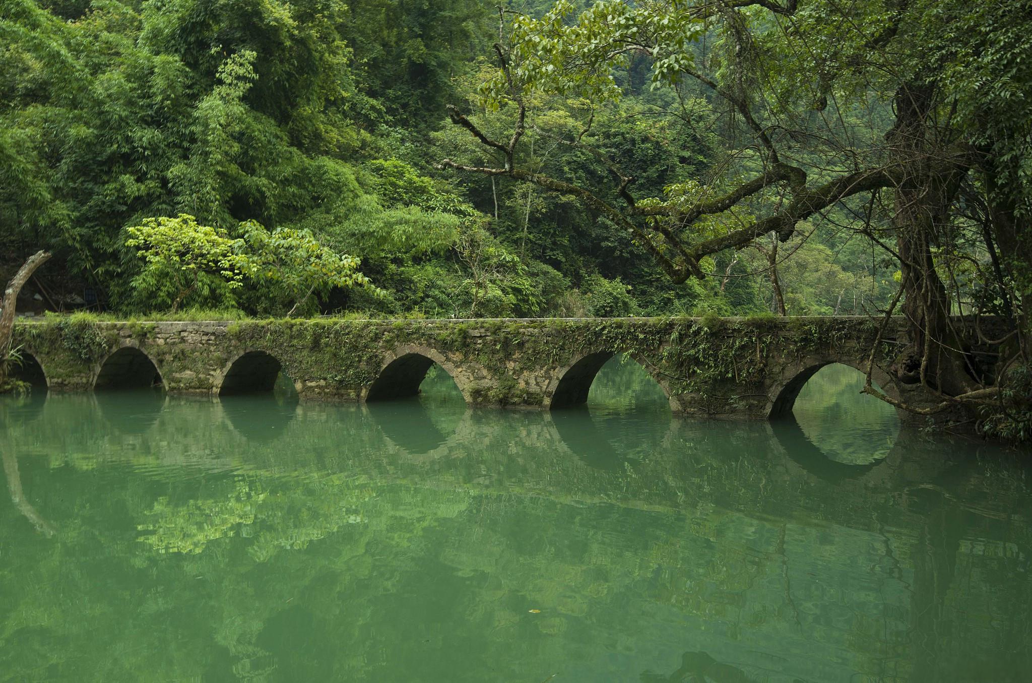 探秘贵州荔波七孔桥景区:自然与历史文化的完美融合 七孔桥景区位于