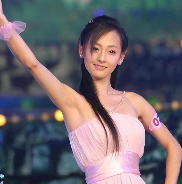 张嘉倪秦岚:娱乐圈事业走向的鲜明对比 张嘉倪和秦岚的人生走向截然不