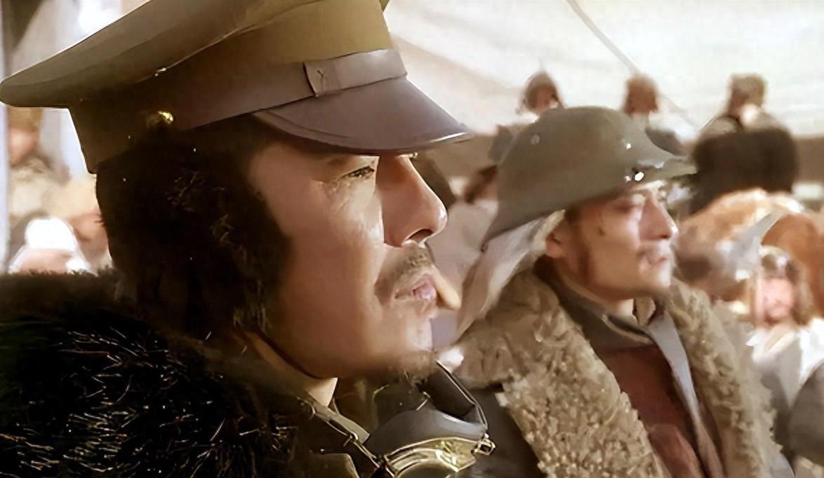 演员海一天:从反派到家庭支柱的蜕变 海一天,一个名字观众再熟悉不过