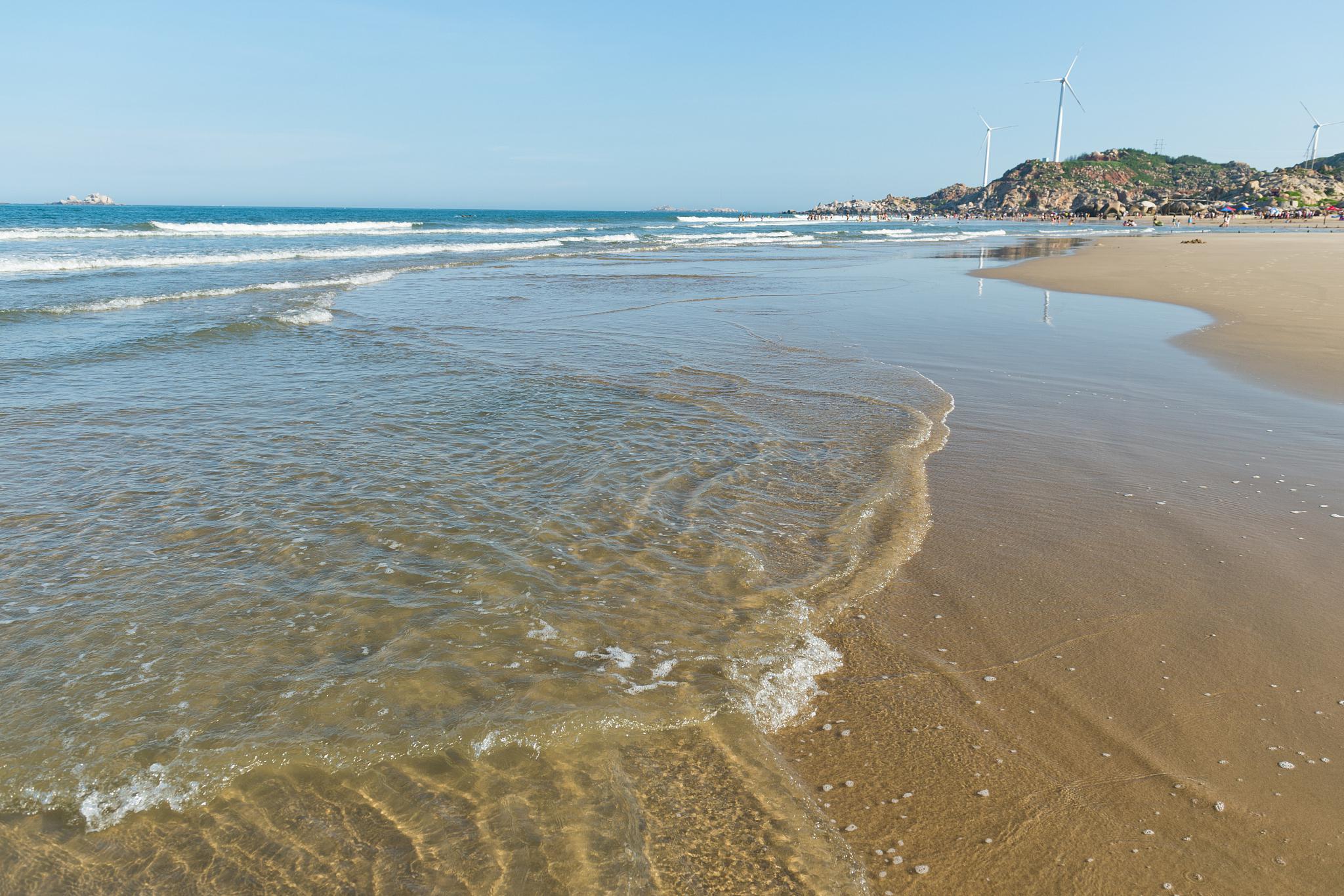 六鳌翡翠湾:大自然的璀璨明珠 六鳌翡翠湾,一个与世隔绝的天堂,碧海