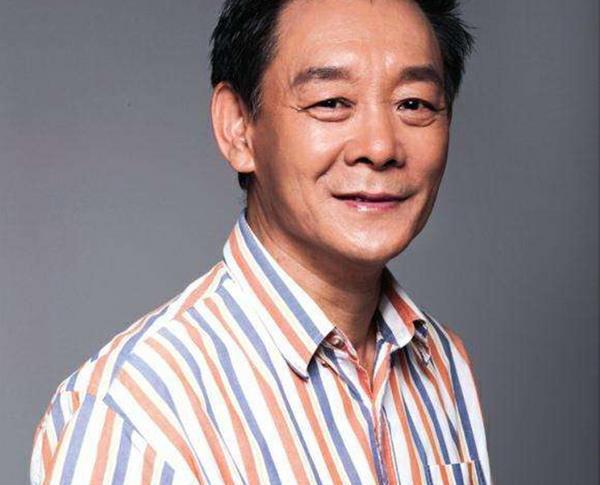 李光复:从金条玩具到演艺巅峰,热爱与坚持的传奇人生 李光复,一位出身