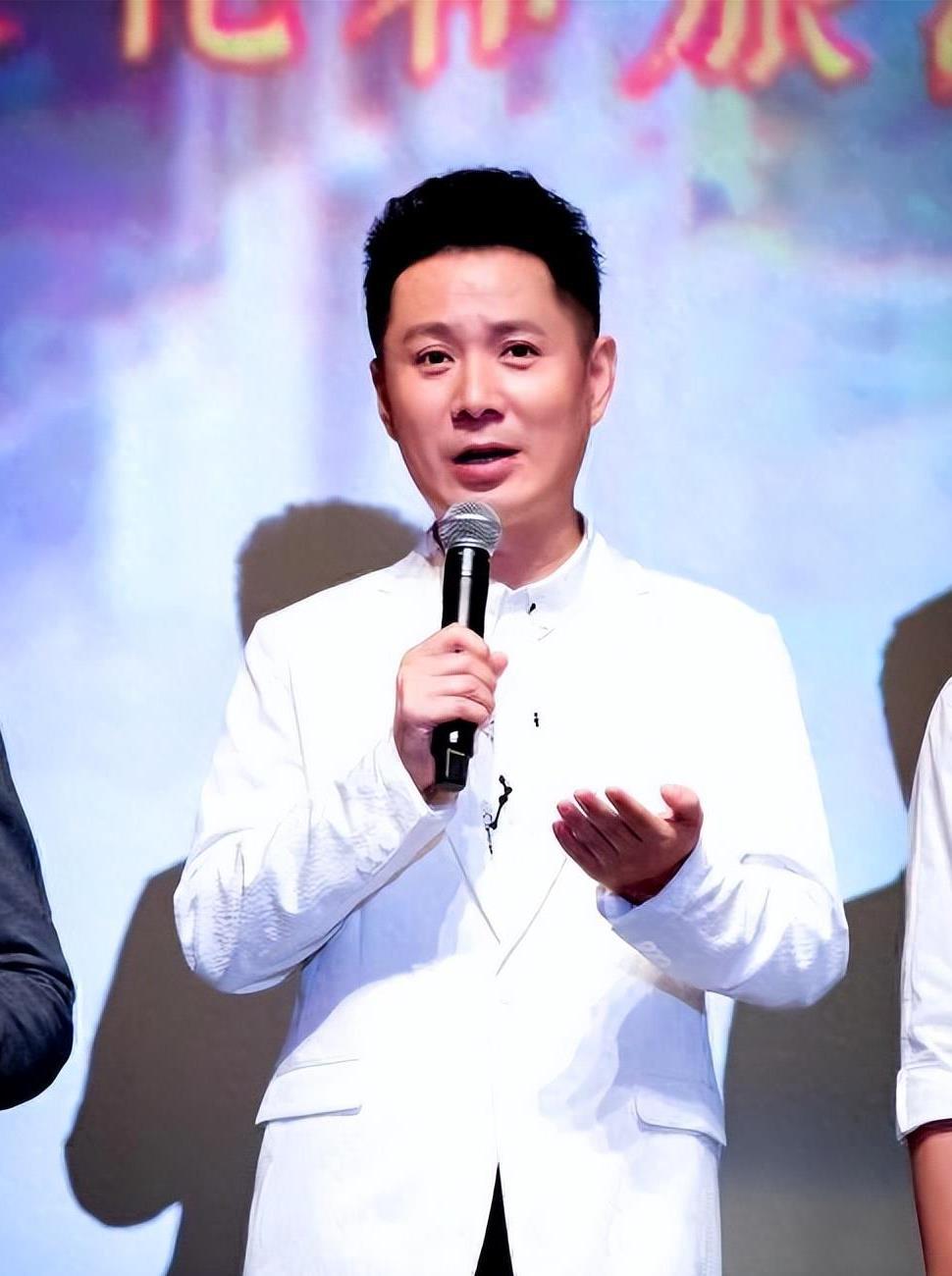 演员郭广平:感恩岳父母的支持与帮助 郭广平,这个名字如同一道耀眼的