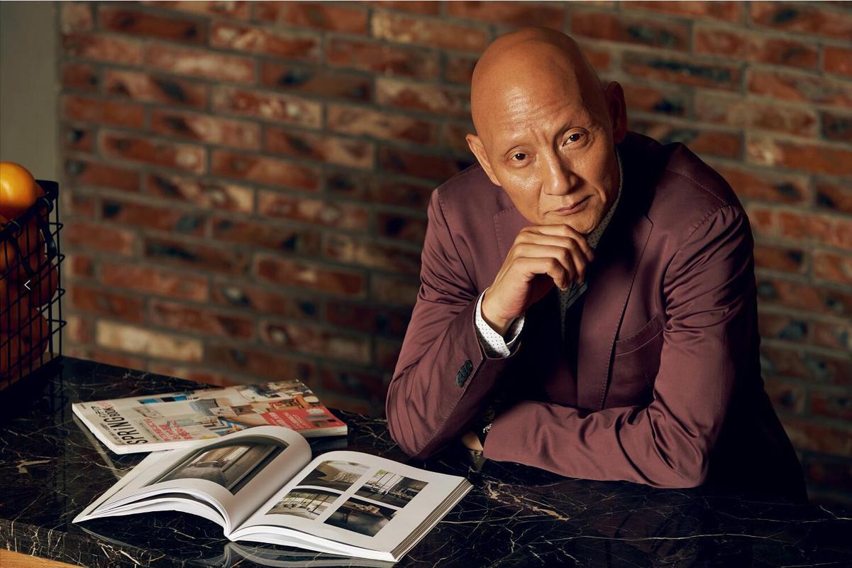 秃头反派演员:荧屏之上的恶人,现实中的英雄 在流量时代和短视频的