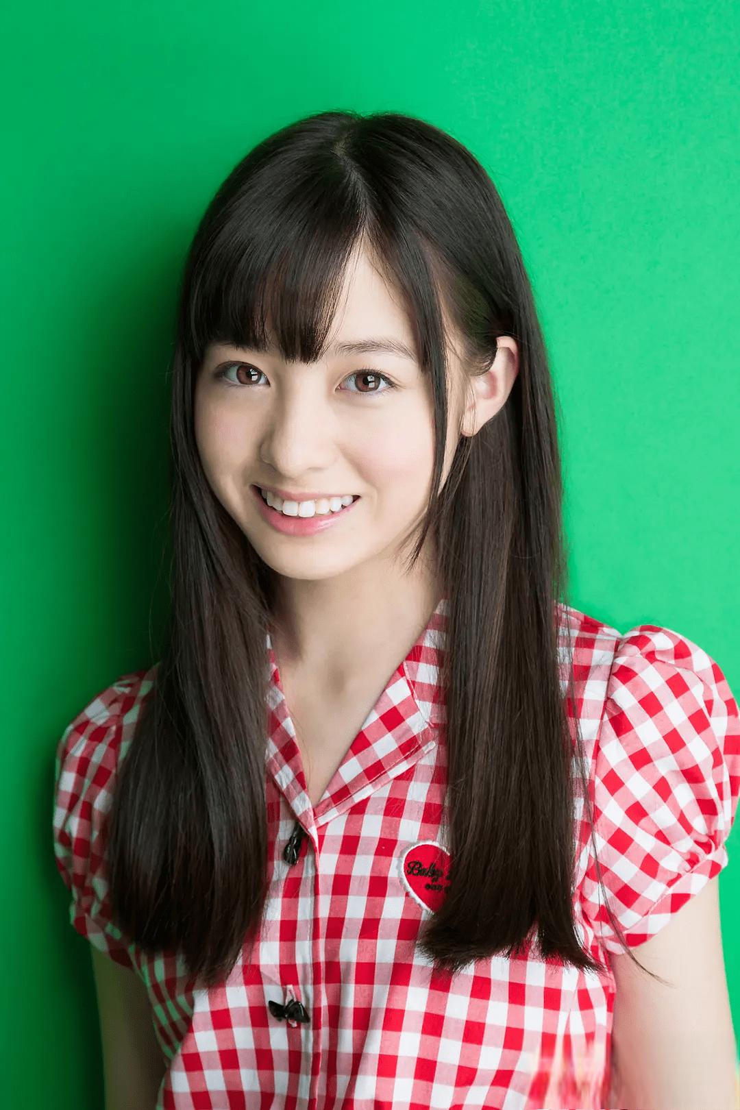 桥本环奈:充满活力的日本演员与歌手 桥本环奈,日本的一位杰出演员兼