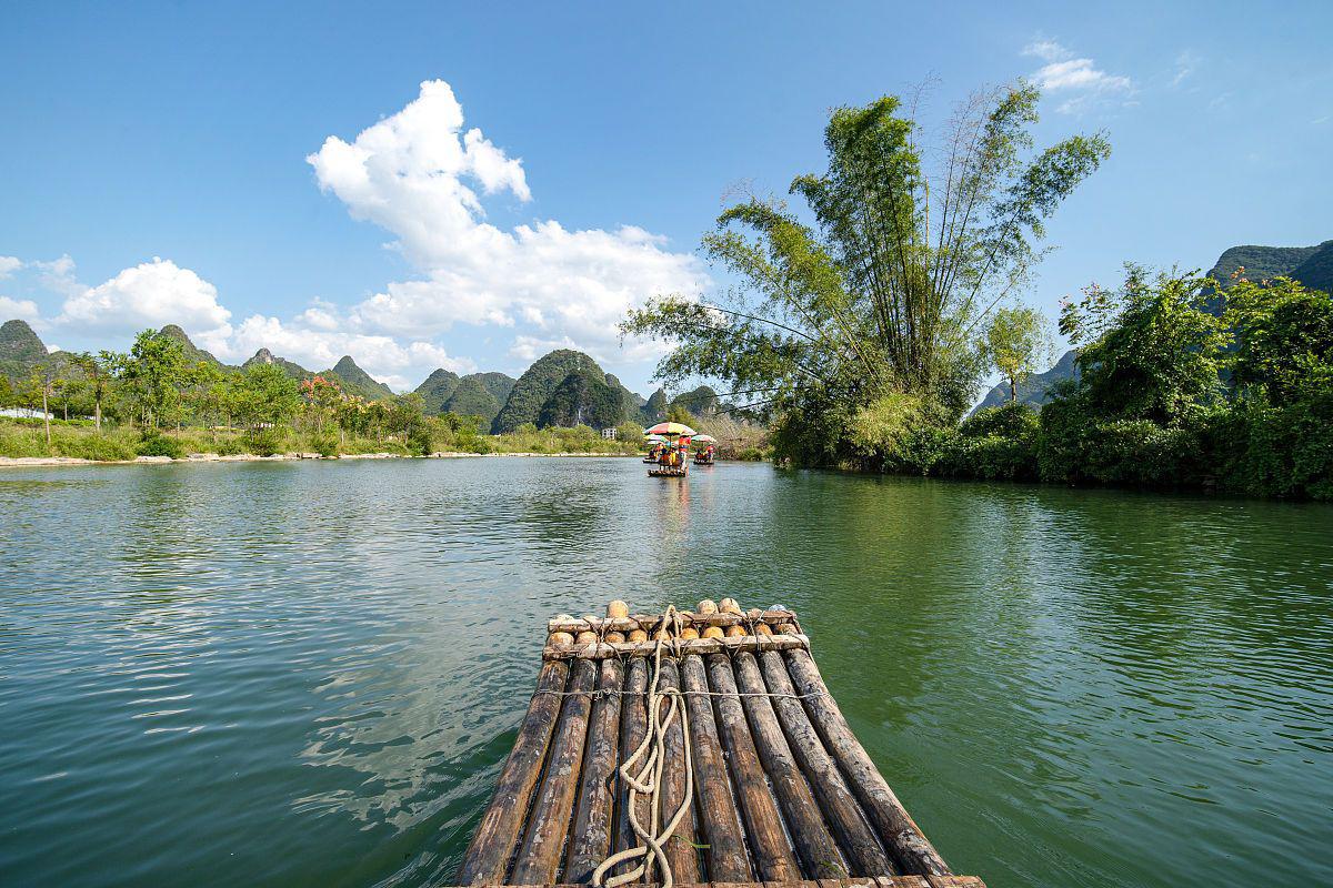 柳州:探索这座令人心醉的城市 柳州是一座充满魅力的城市,拥有迷人的