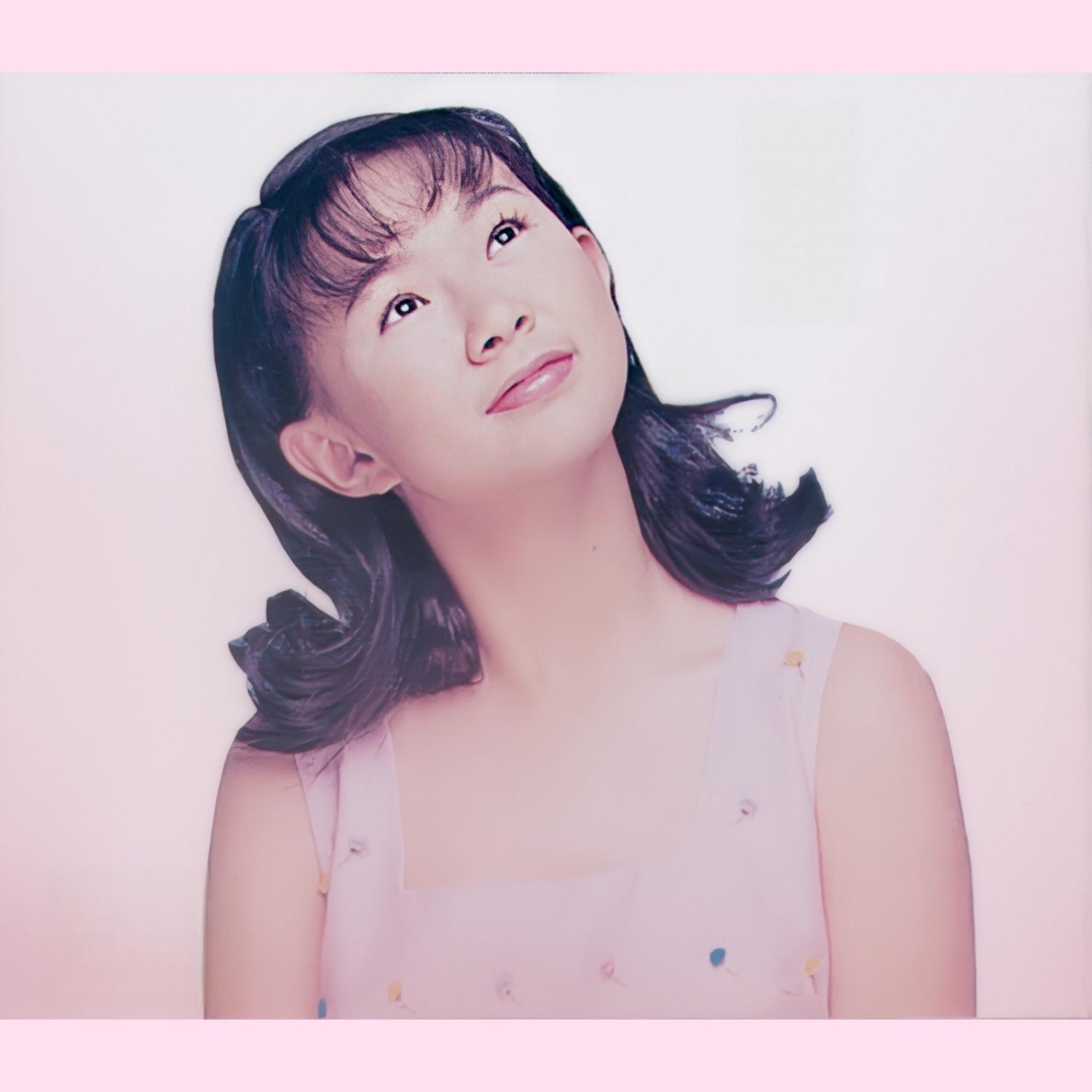 卓依婷:从童星到成熟歌手的传奇之旅 卓依婷,这个名字或许已经淡出