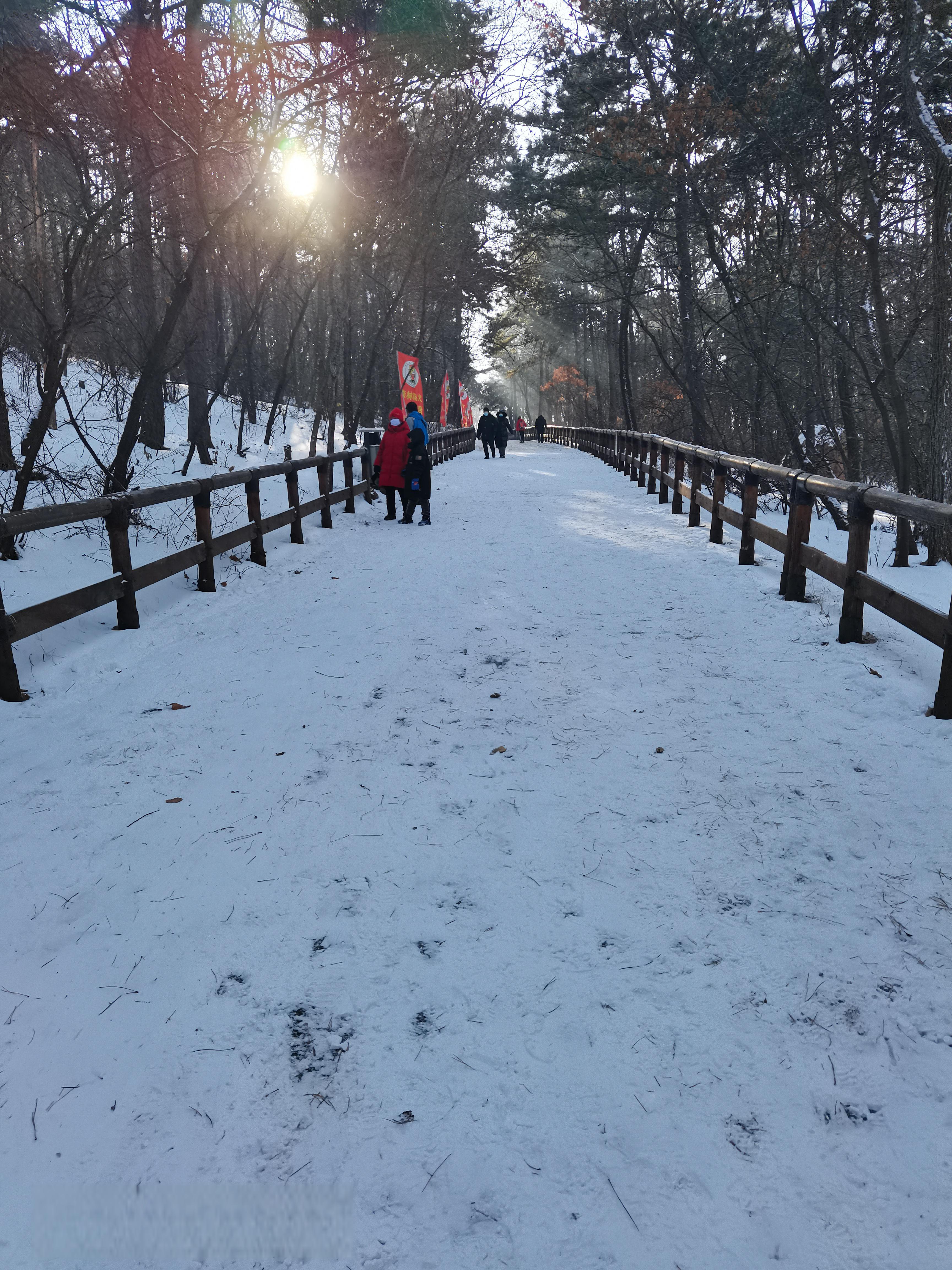 🚗便捷的交通出行 驱车一小时,穿越46公里的路程,就可以到达棋盘山