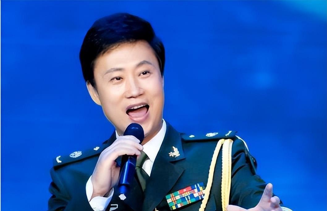 耿为华:人生舞台的起起伏伏 耿为华,这位曾经的军旅歌手,如今已转身
