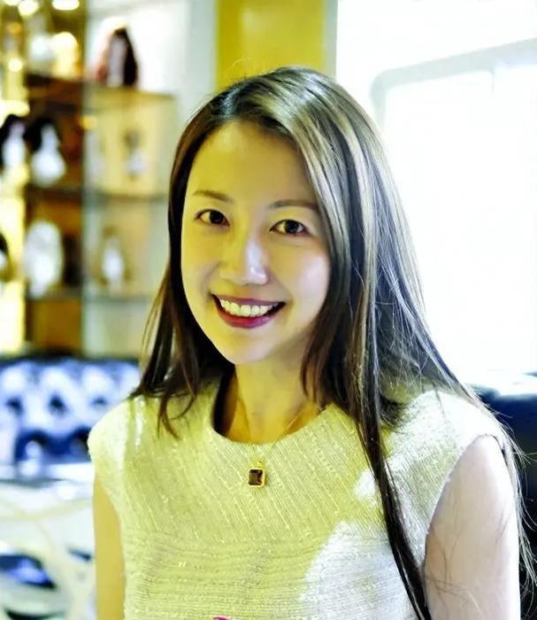 赵若虹:职场与家庭的完美平衡者,女性力量的新典范 赵若虹,这位上海