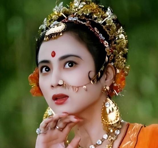 朱琳老去的模样 朱琳在《西游记》中扮演的女儿国国王,当时是多少人