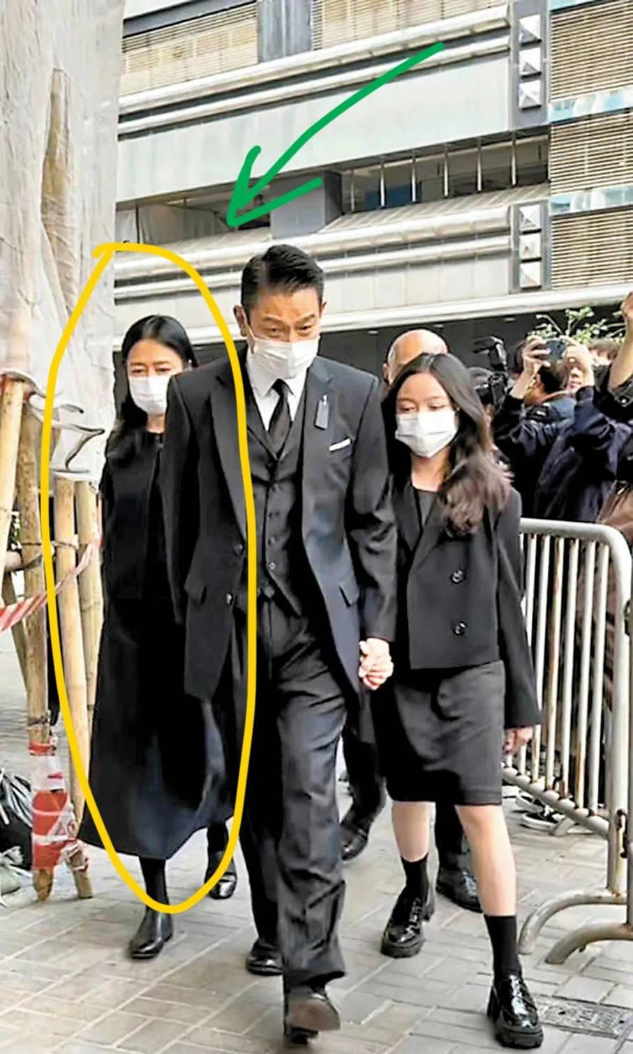 刘德华父亲葬礼:友情与家庭的温暖 刘德华妻子朱丽倩与他一同送别刘礼