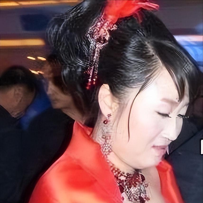 葛淑珍:从洗碗工到董事长,她的人生起伏引人深思 葛淑珍,赵本山的前妻