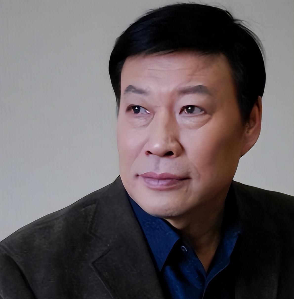 魏积安:演绎草根逆袭 魏积安,这个曾经在春晚上一炮而红的小品演员