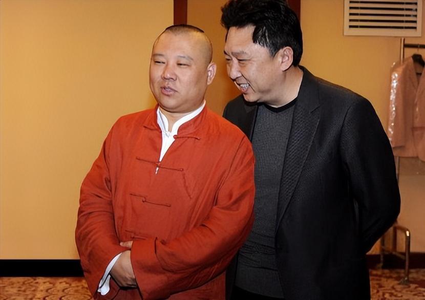 于谦与郭德纲:二十年黄金搭档背后的名利与情义 于谦与郭德纲,这对